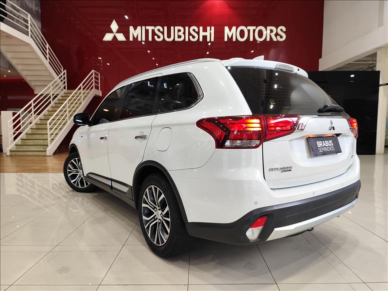 Mitsubishi-OUTLANDER-3.0 GT 4X4 V6 24V