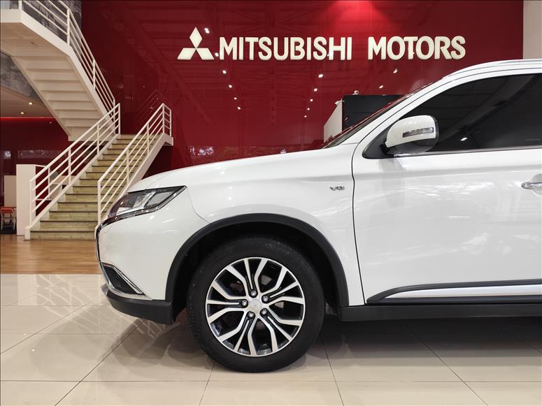 Mitsubishi-OUTLANDER-3.0 GT 4X4 V6 24V