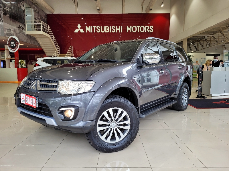 PAJERO 3.2 HPE 4X4 7 Lugares 16V Turbo Intercooler PAJERO 3.2 HPE 4X4 7 Lugares 16V Turbo Intercooler