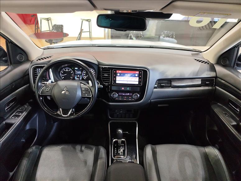 Mitsubishi-OUTLANDER-3.0 GT 4X4 V6 24V