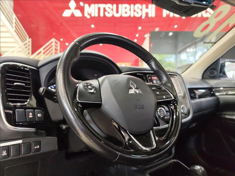 Mitsubishi-OUTLANDER-3.0 GT 4X4 V6 24V
