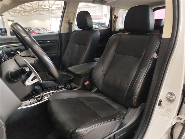 Mitsubishi-OUTLANDER-3.0 GT 4X4 V6 24V