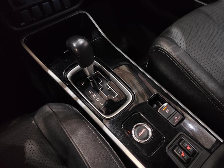 Mitsubishi-OUTLANDER-3.0 GT 4X4 V6 24V