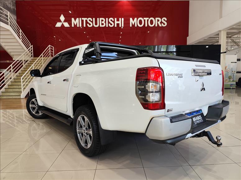 Mitsubishi-L200 TRITON-2.4 16V Turbo Sport HPE CD 4X4