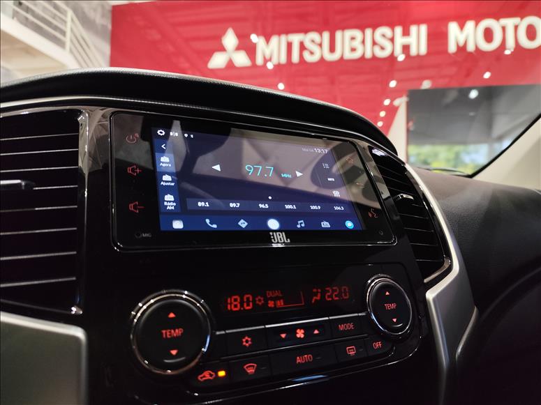 Mitsubishi-L200 TRITON-2.4 16V Turbo Sport HPE CD 4X4