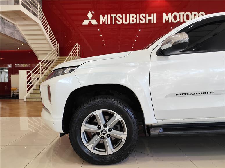 Mitsubishi-L200 TRITON-2.4 16V Turbo Sport HPE CD 4X4