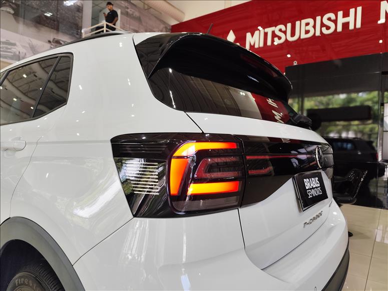 VW - Volkswagen-T-CROSS-1.0 200 TSI