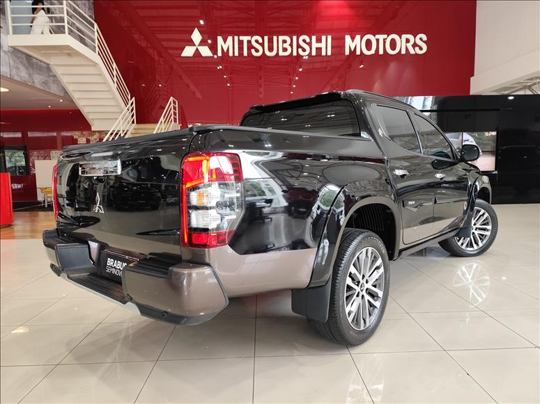 Mitsubishi-L200 TRITON-2.4 16V Turbo Sport Hpe-s Terra CD 4X4