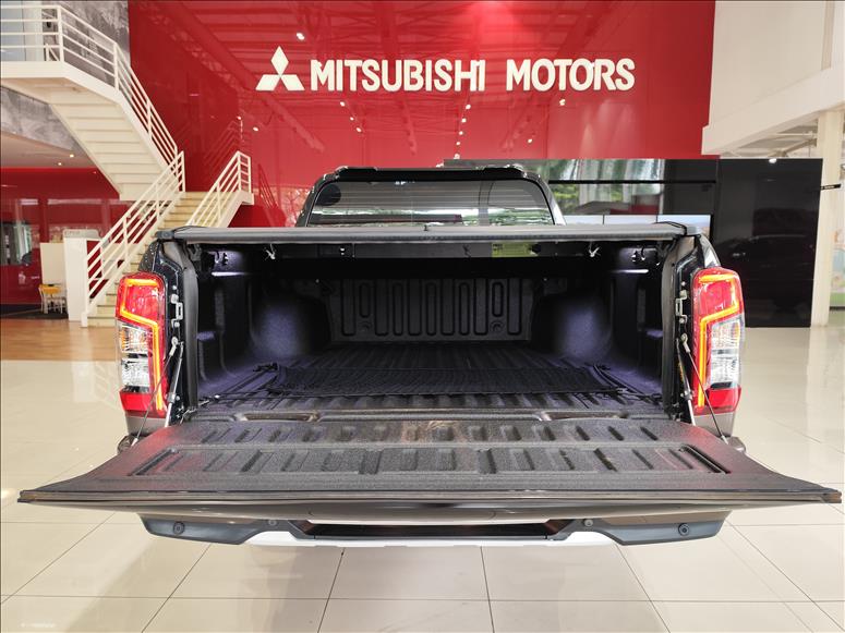 Mitsubishi-L200 TRITON-2.4 16V Turbo Sport Hpe-s Terra CD 4X4