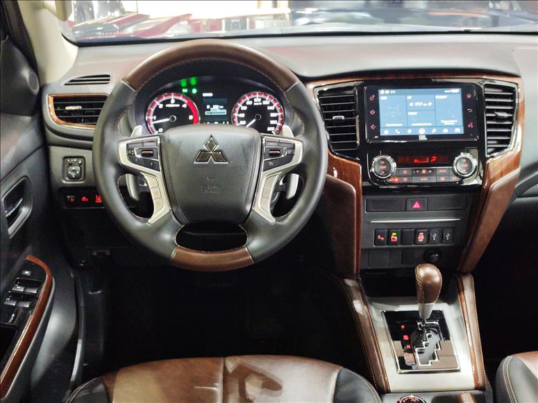 Mitsubishi-L200 TRITON-2.4 16V Turbo Sport Hpe-s Terra CD 4X4