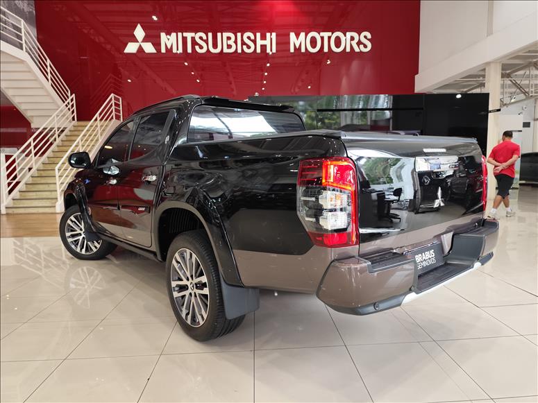 Mitsubishi-L200 TRITON-2.4 16V Turbo Sport Hpe-s Terra CD 4X4