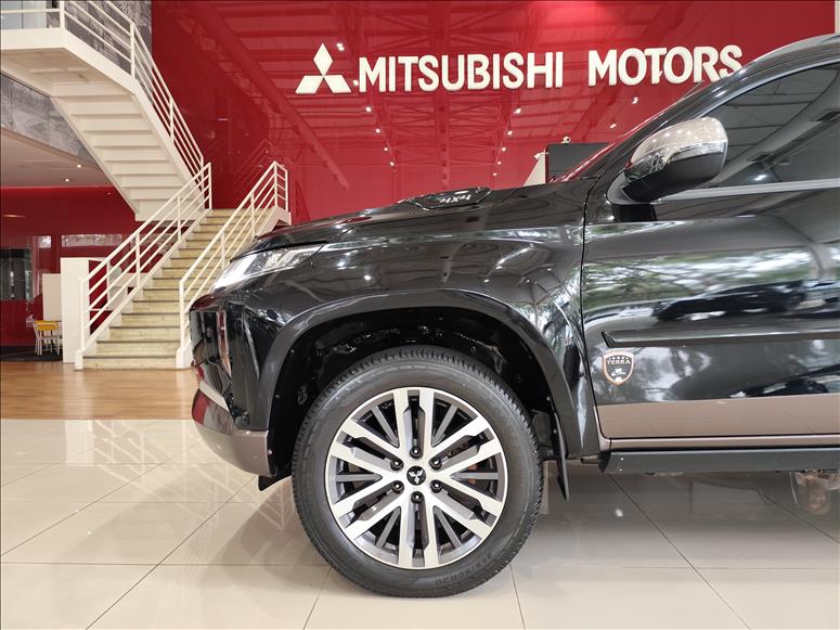 Mitsubishi-L200 TRITON-2.4 16V Turbo Sport Hpe-s Terra CD 4X4