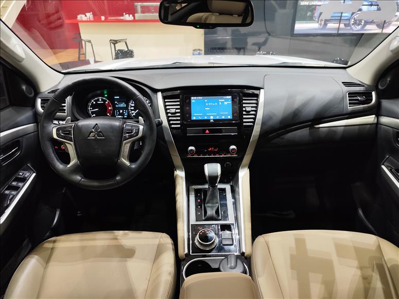 Mitsubishi-PAJERO SPORT-2.4 16V Mivec Turbo HPE AWD