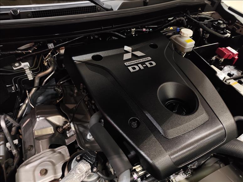 Mitsubishi-PAJERO SPORT-2.4 16V Mivec Turbo HPE AWD