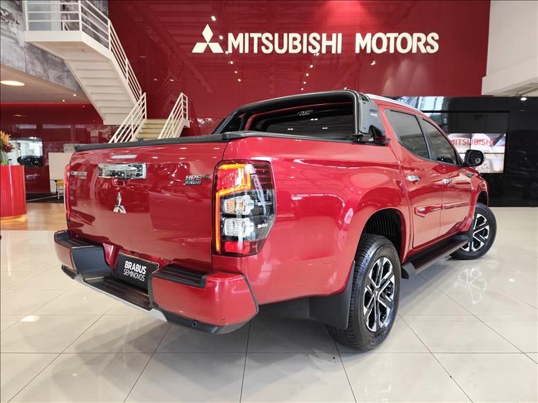 Mitsubishi-L200 TRITON-2.4 16V Turbo Sport Hpe-s CD 4X4