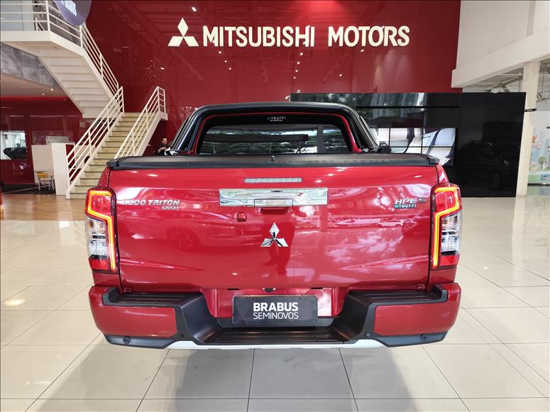 Mitsubishi-L200 TRITON-2.4 16V Turbo Sport Hpe-s CD 4X4