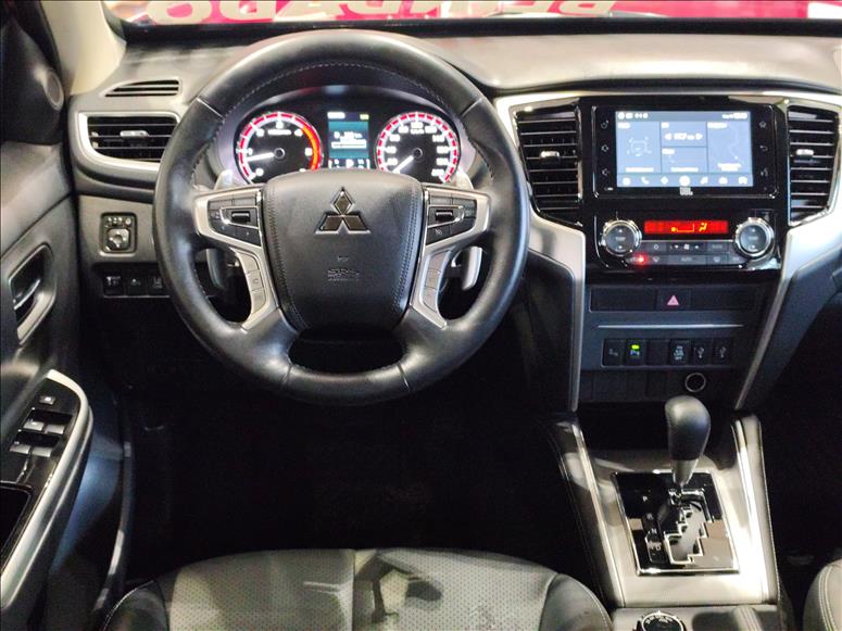 Mitsubishi-L200 TRITON-2.4 16V Turbo Sport Hpe-s CD 4X4