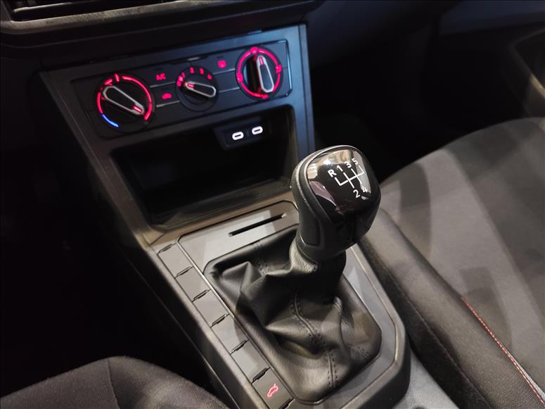 VW - Volkswagen-POLO-1.0 MPI Track