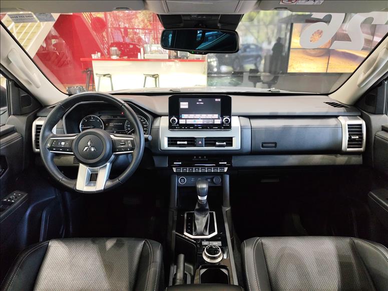 Mitsubishi-TRITON-2.4 Biturbo CD Hpe-s 4X4