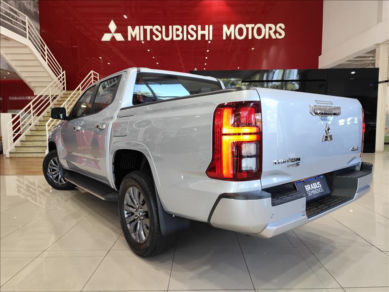 Mitsubishi-TRITON-2.4 Biturbo CD Hpe-s 4X4