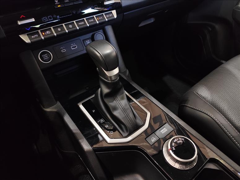 Mitsubishi-TRITON-2.4 Biturbo CD Hpe-s 4X4