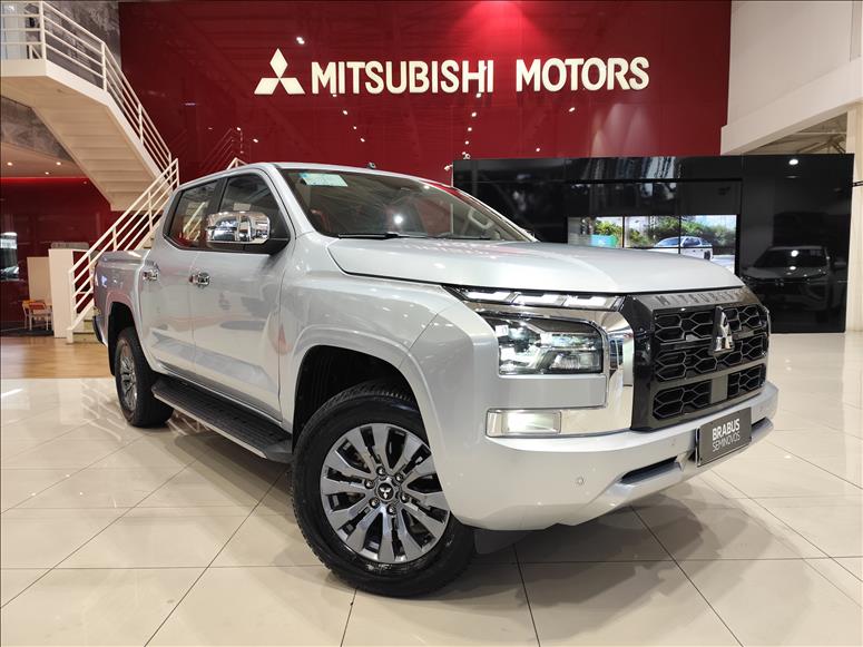 Mitsubishi-TRITON-2.4 Biturbo CD Hpe-s 4X4