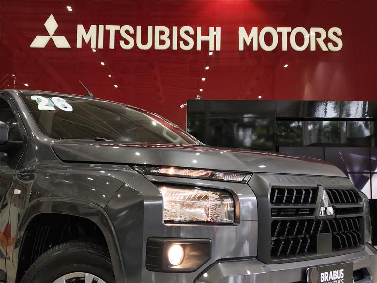 Mitsubishi-TRITON-2.4 Biturbo CD GLS 4X4