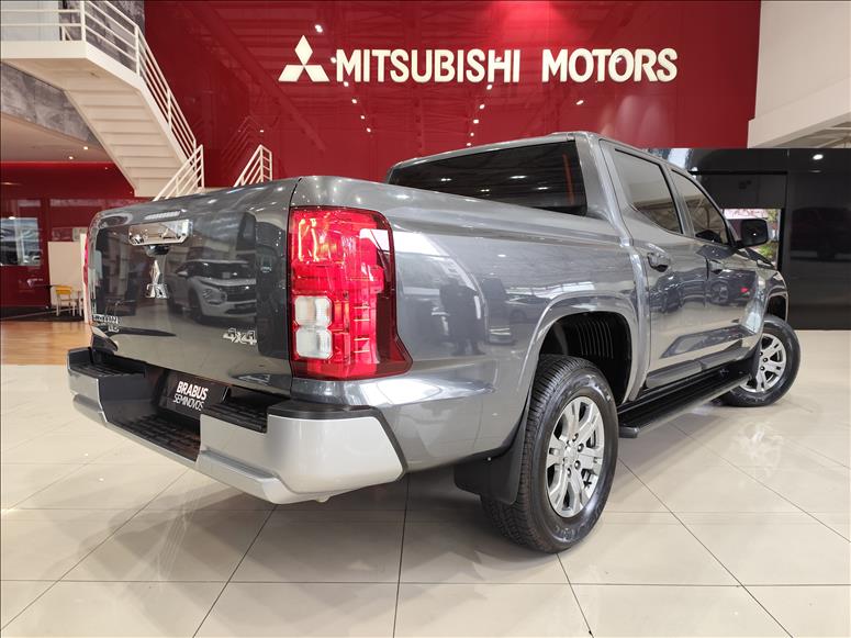 Mitsubishi-TRITON-2.4 Biturbo CD GLS 4X4