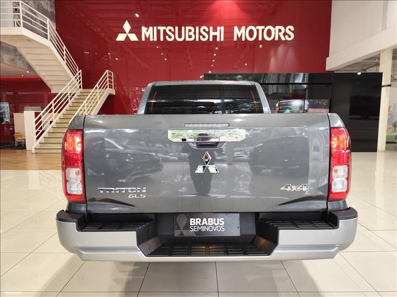 Mitsubishi-TRITON-2.4 Biturbo CD GLS 4X4