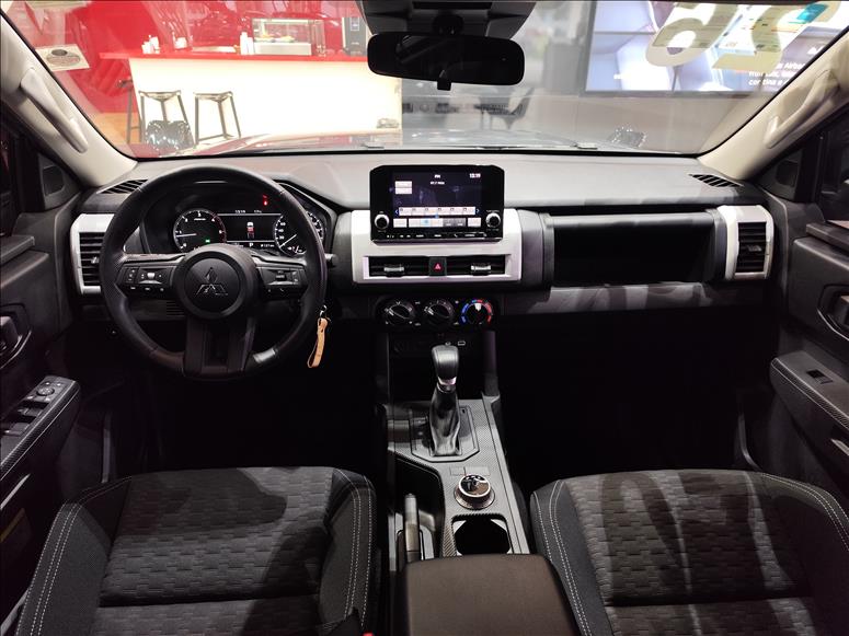Mitsubishi-TRITON-2.4 Biturbo CD GLS 4X4