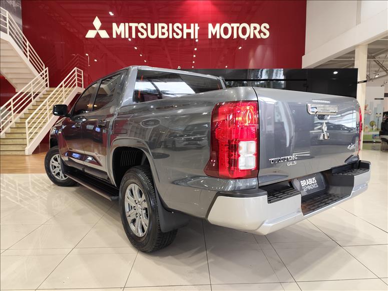 Mitsubishi-TRITON-2.4 Biturbo CD GLS 4X4