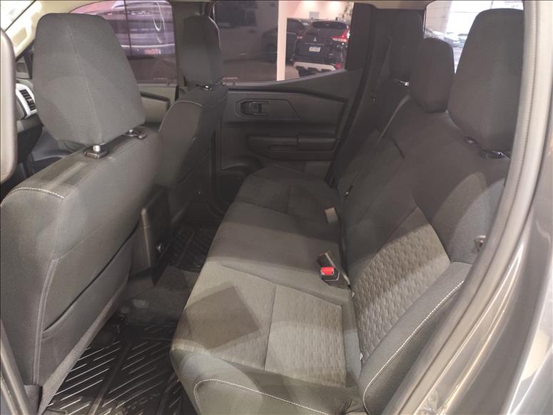 Mitsubishi-TRITON-2.4 Biturbo CD GLS 4X4