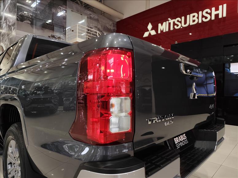 Mitsubishi-TRITON-2.4 Biturbo CD GLS 4X4
