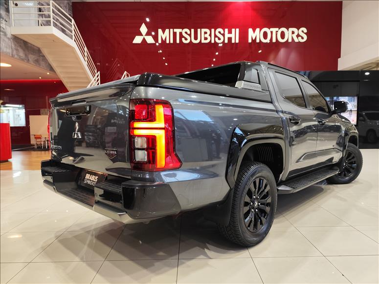 Mitsubishi-TRITON-2.4 Biturbo CD Katana 4X4