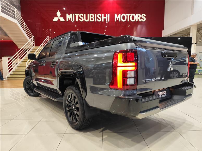Mitsubishi-TRITON-2.4 Biturbo CD Katana 4X4