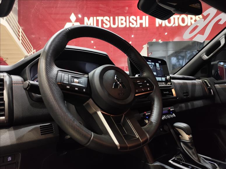 Mitsubishi-TRITON-2.4 Biturbo CD Katana 4X4