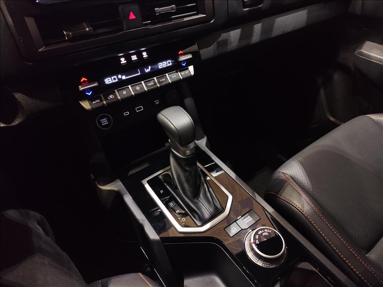 Mitsubishi-TRITON-2.4 Biturbo CD Katana 4X4