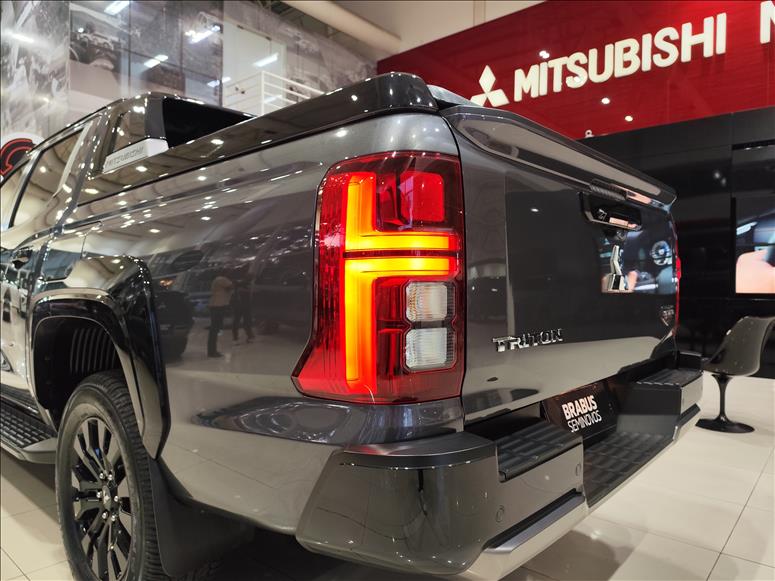 Mitsubishi-TRITON-2.4 Biturbo CD Katana 4X4