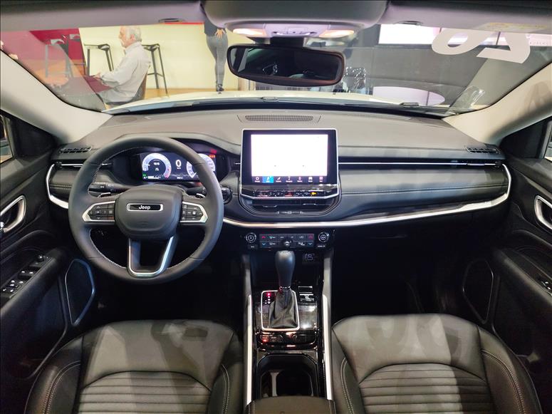 Jeep-COMMANDER-1.3 T270 Turbo Longitude