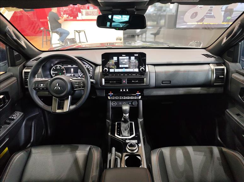 Mitsubishi-TRITON-2.4 Biturbo CD Katana 4X4