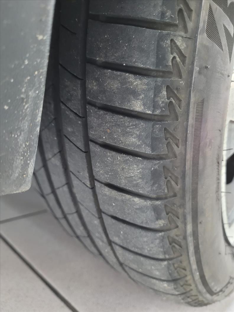 VW - Volkswagen-T-CROSS-1.4 250 TSI Highline