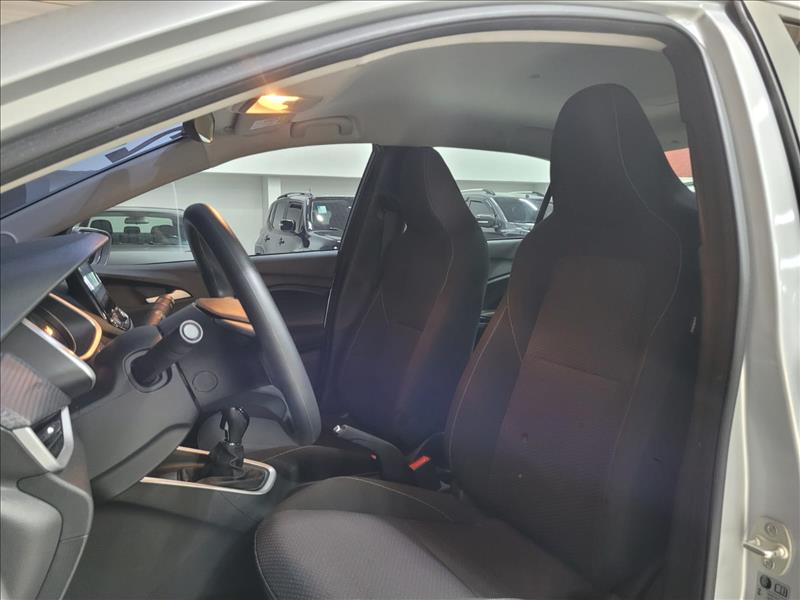 GM - Chevrolet-ONIX-1.0 Plus LT