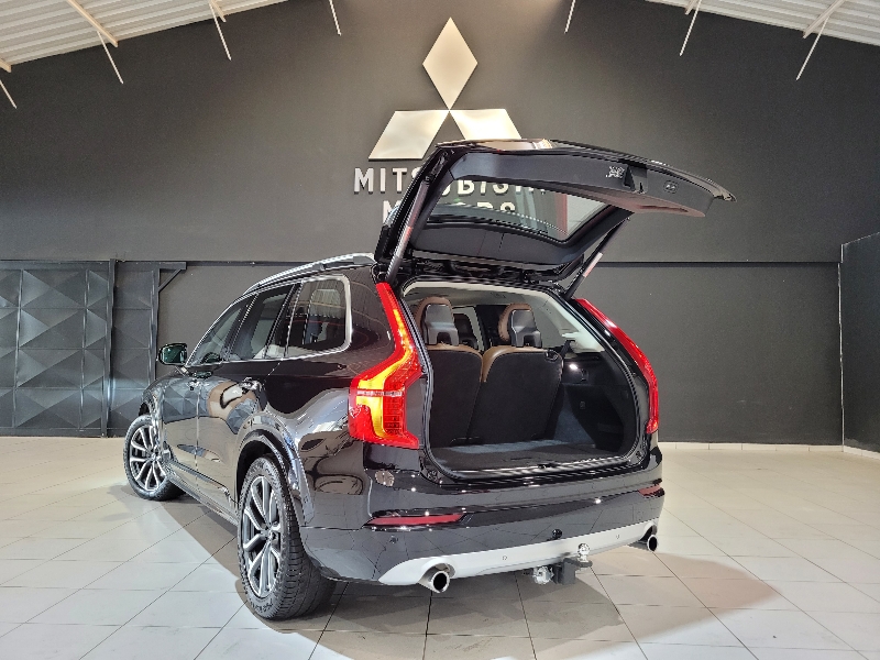 XC90 2.0 T6 Momentum AWD Geartronic XC90 2.0 T6 Momentum AWD Geartronic