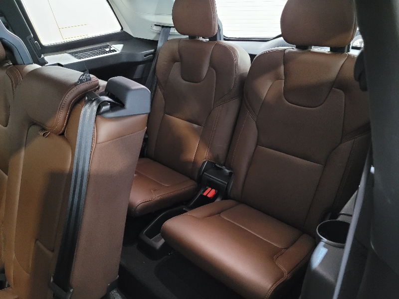 XC90 2.0 T6 Momentum AWD Geartronic XC90 2.0 T6 Momentum AWD Geartronic