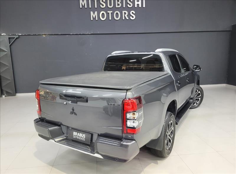 Mitsubishi-L200 TRITON-2.4 16V Turbo Sport Hpe-s CD 4X4