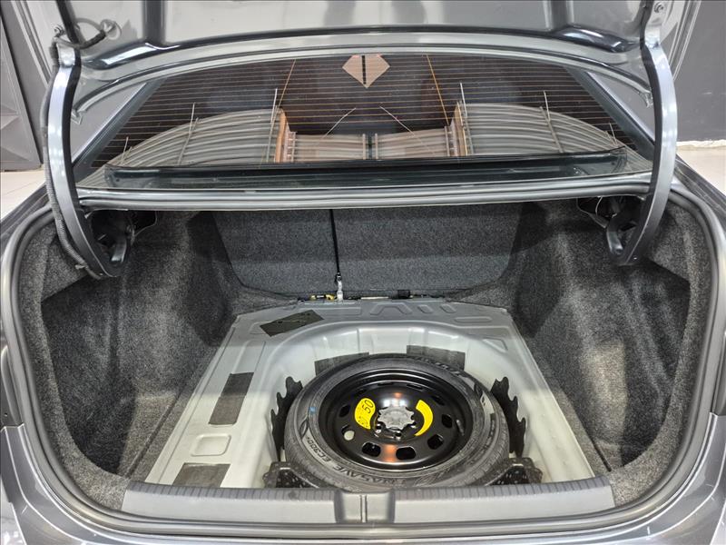 VW - Volkswagen-VIRTUS-1.0 200 TSI Highline