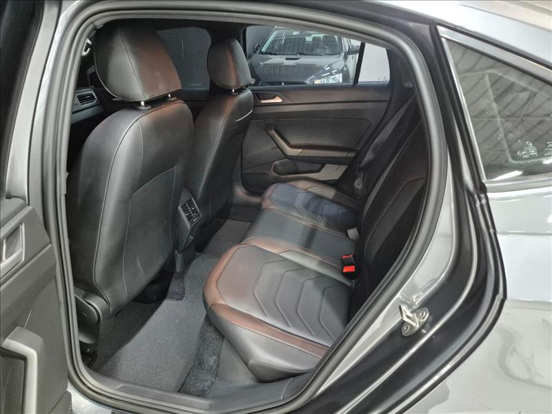 VW - Volkswagen-VIRTUS-1.0 200 TSI Highline