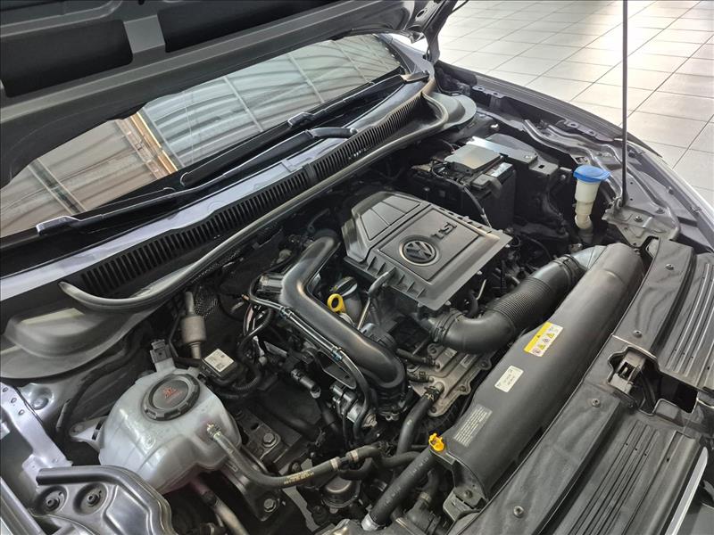 VW - Volkswagen-VIRTUS-1.0 200 TSI Highline