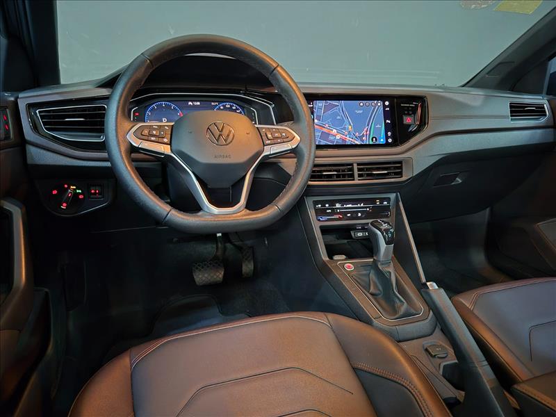 VW - Volkswagen-VIRTUS-1.0 200 TSI Highline