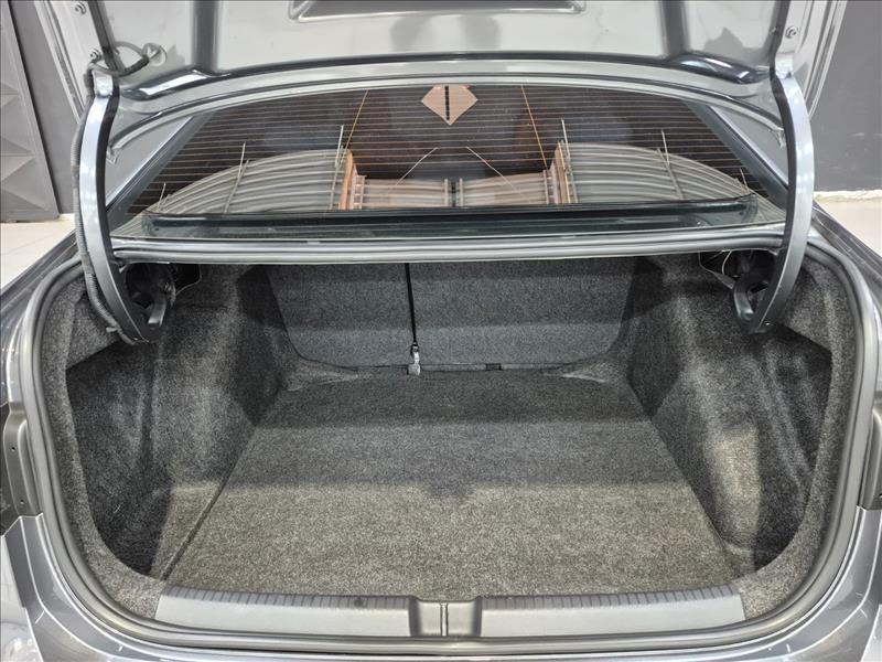 VW - Volkswagen-VIRTUS-1.0 200 TSI Highline